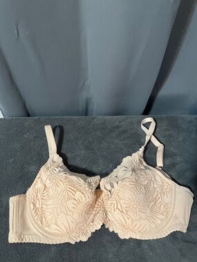 Floral Lace Underwire Bra in Light Nude - Women Intimates
